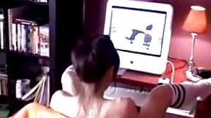 Ненаситният учител поглъща porno s lelki големия член на ученика