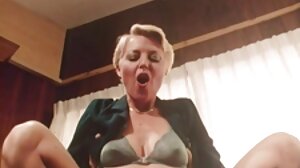 Анжела Анджела Уайт, най-добрият износ на Австралия, показва задника си за изчистване на stari babi porno петел!